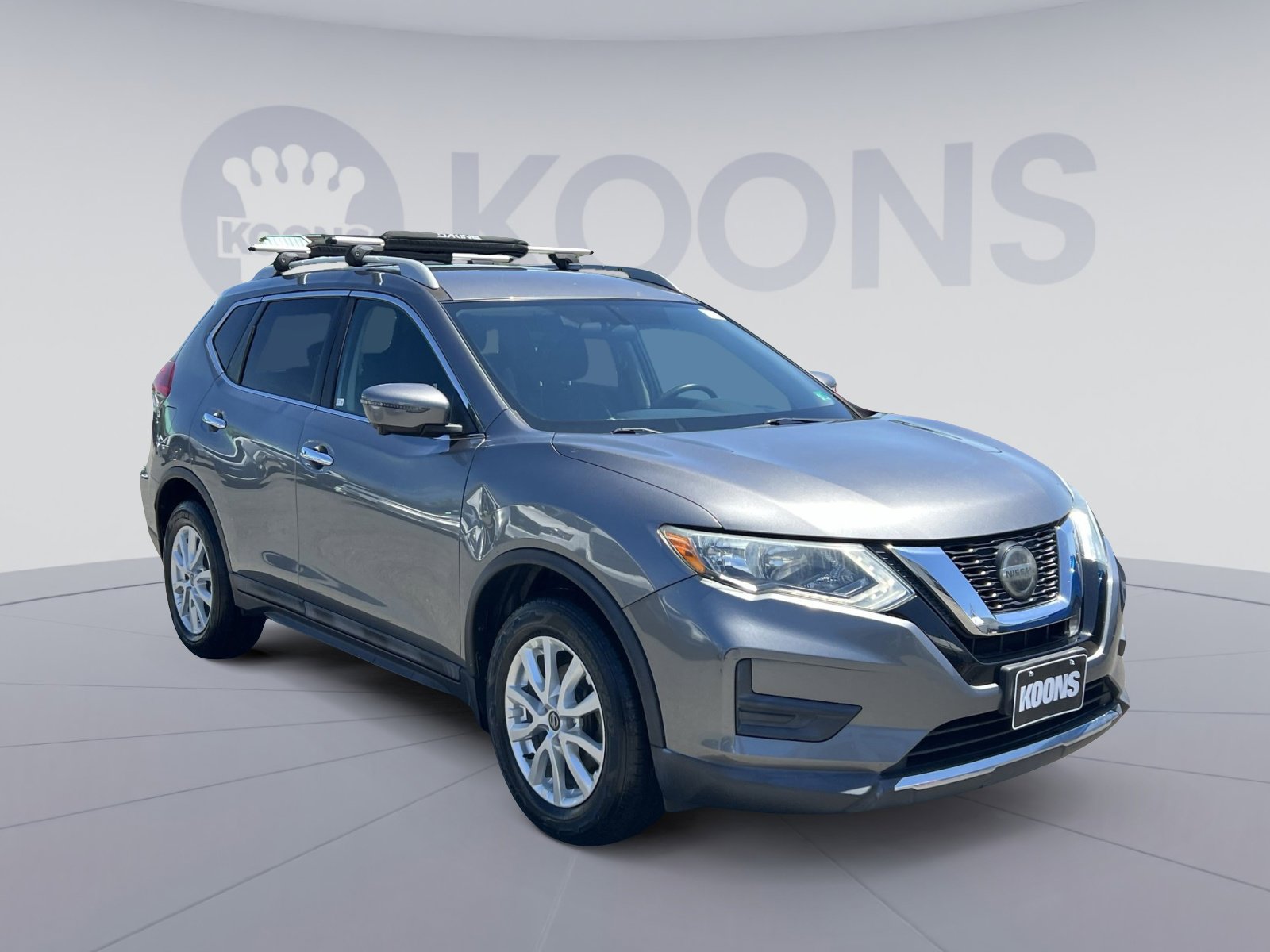 Used 2018 Nissan Rogue SV w/ Premium Package FWD image 18
