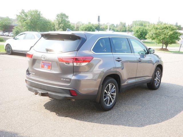 Used 2019 Toyota Highlander XLE AWD/4WD image 5