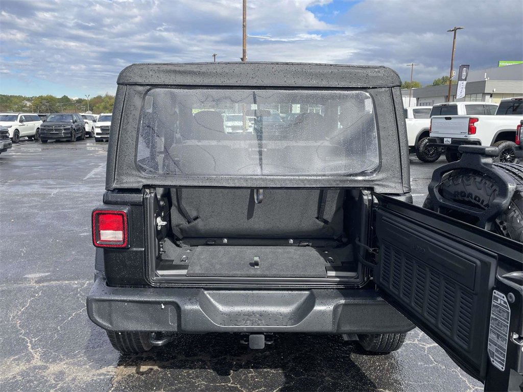 Used 2025 Jeep Wrangler Sport image 10