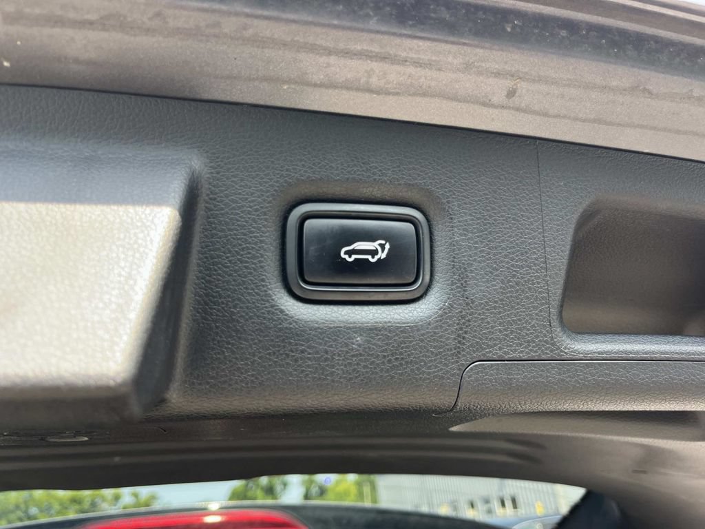Used 2021 Hyundai Santa Fe Limited w/ Cargo Package AWD/4WD image 15