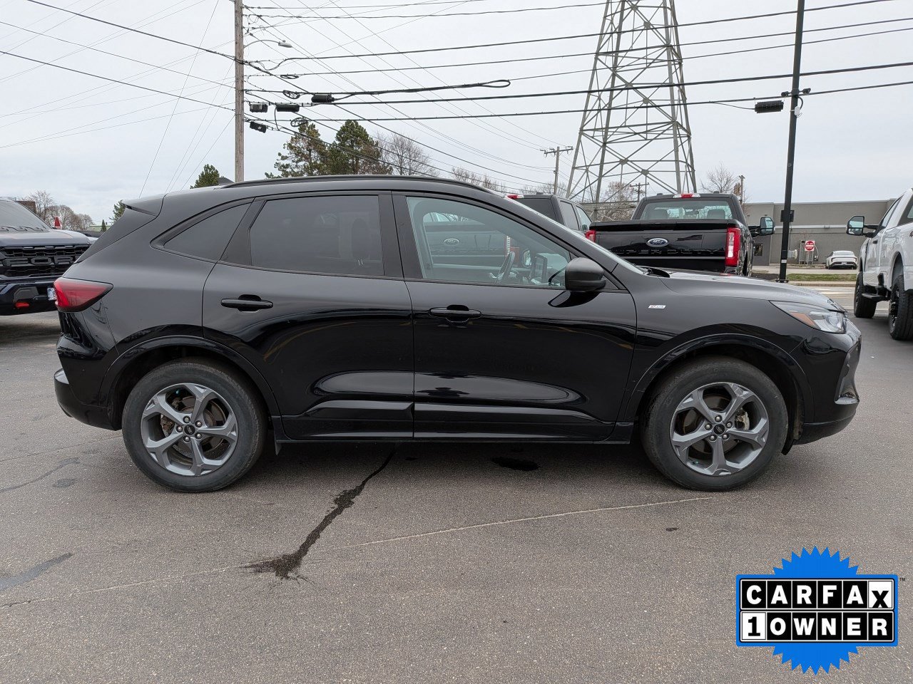 Certified 2023 Ford Escape ST-Line w/ Tech Pack #1 AWD/4WD image 3