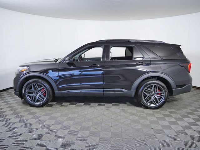 Certified 2025 Ford Explorer ST-Line w/ Premium Package AWD/4WD image 6