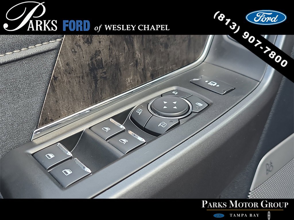 Certified 2025 Ford F250 Lariat w/ Black Appearance Package image 18