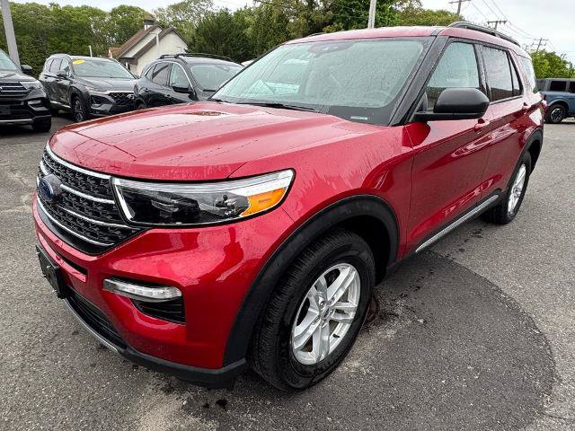 Certified 2023 Ford Explorer XLT w/ Equipment Group 202A AWD/4WD image 3