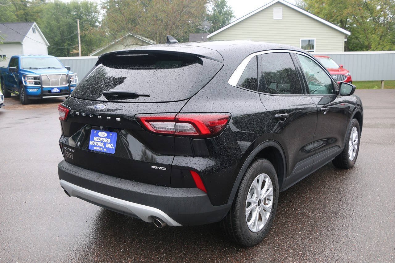 Certified 2024 Ford Escape Active AWD/4WD image 3