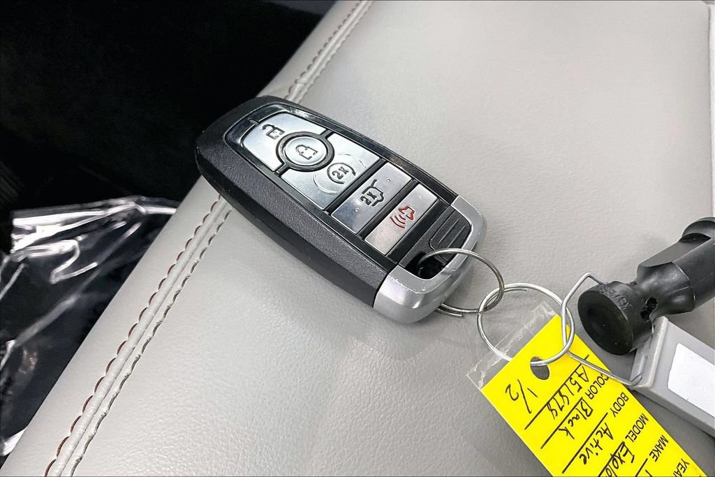 Certified 2025 Ford Explorer Active w/ Active Comfort Package AWD/4WD image 11