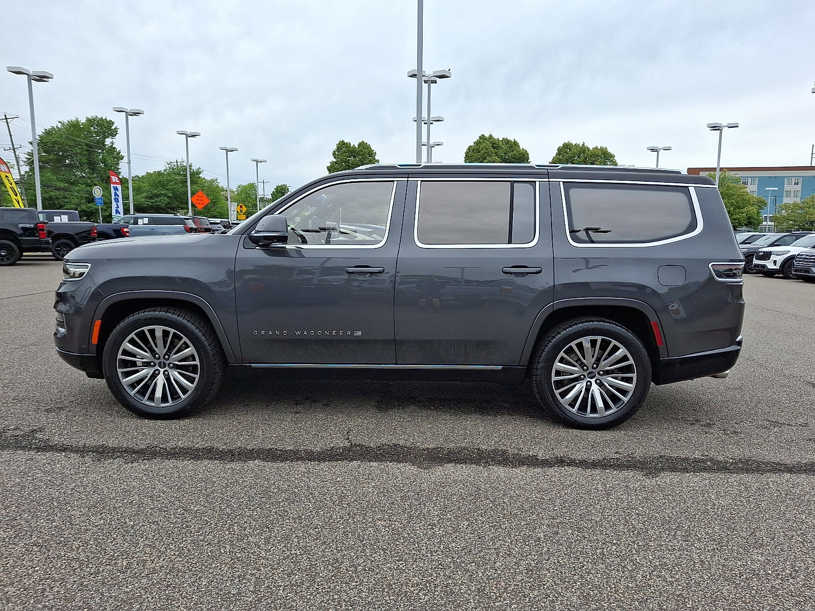 Used 2022 Jeep Grand Wagoneer Series III w/ Flexible Seating Group AWD/4WD image 6
