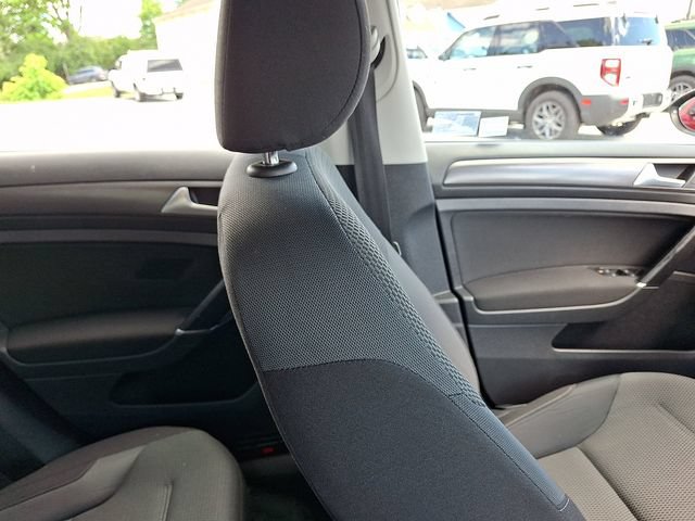 Used 2019 Volkswagen Golf S FWD image 18