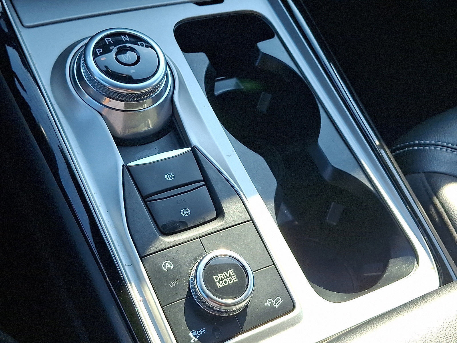 Certified 2022 Ford Explorer ST image 14