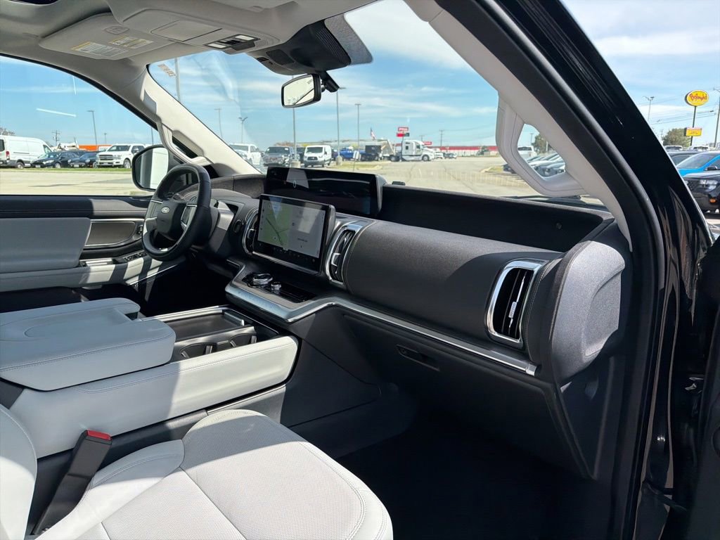 Certified 2025 Ford Expedition Max Platinum image 24