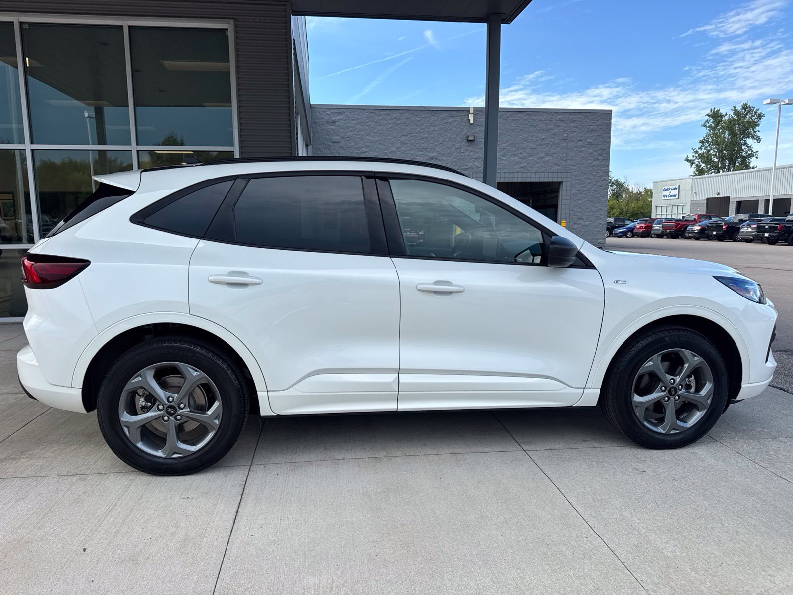 Certified 2024 Ford Escape ST-Line w/ Tech Pack #1 AWD/4WD image 9