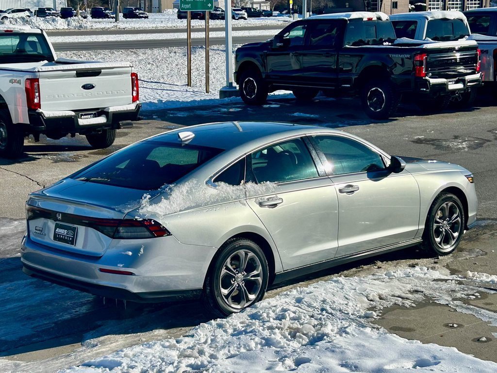 Used 2024 Honda Accord EX image 3