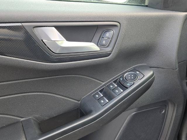 Certified 2025 Ford Escape ST-Line Select AWD/4WD image 22