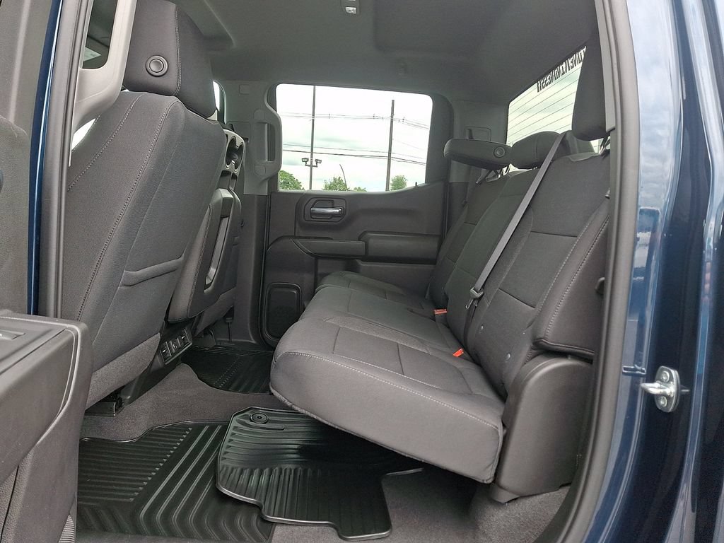 Used 2022 Chevrolet Silverado 1500 LT AWD/4WD image 10