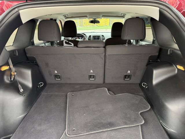 Used 2019 Jeep Cherokee Latitude w/ Popular Appearance Group image 11