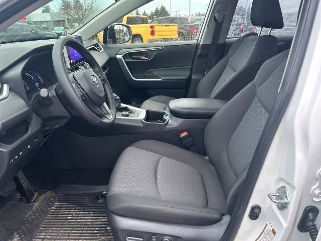 Used 2025 Toyota RAV4 XLE w/ Convenience Package image 5