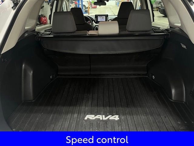 Used 2021 Toyota RAV4 XLE image 17