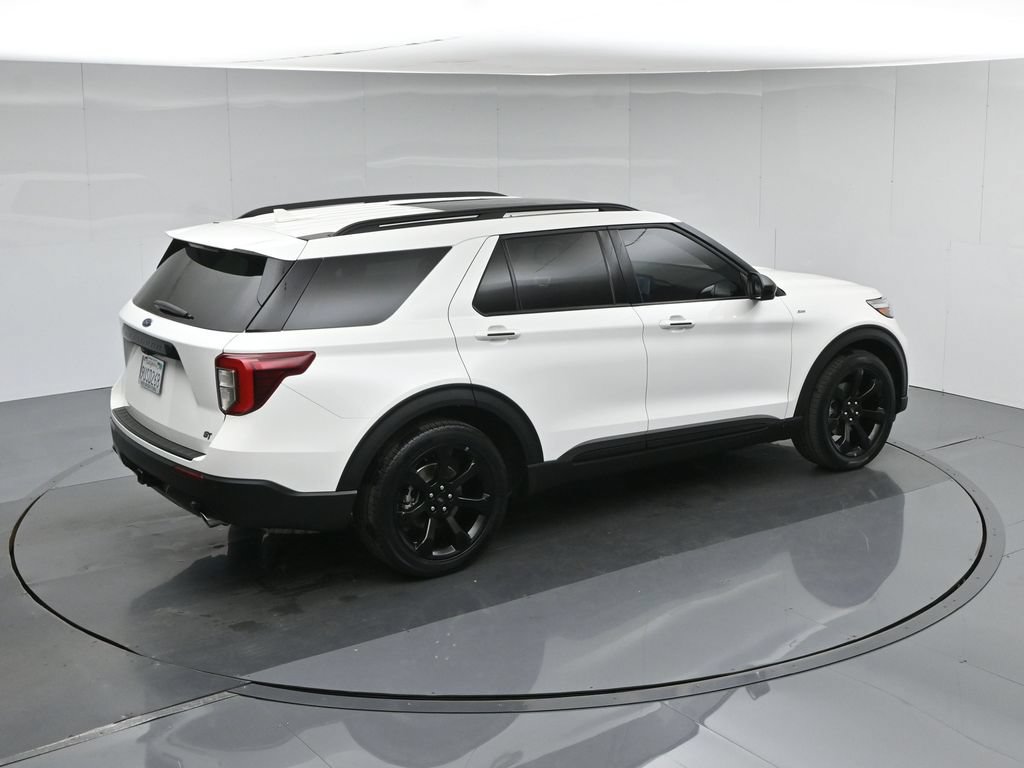 Certified 2024 Ford Explorer ST-Line w/ Class IV Trailer Tow Package RWD image 48