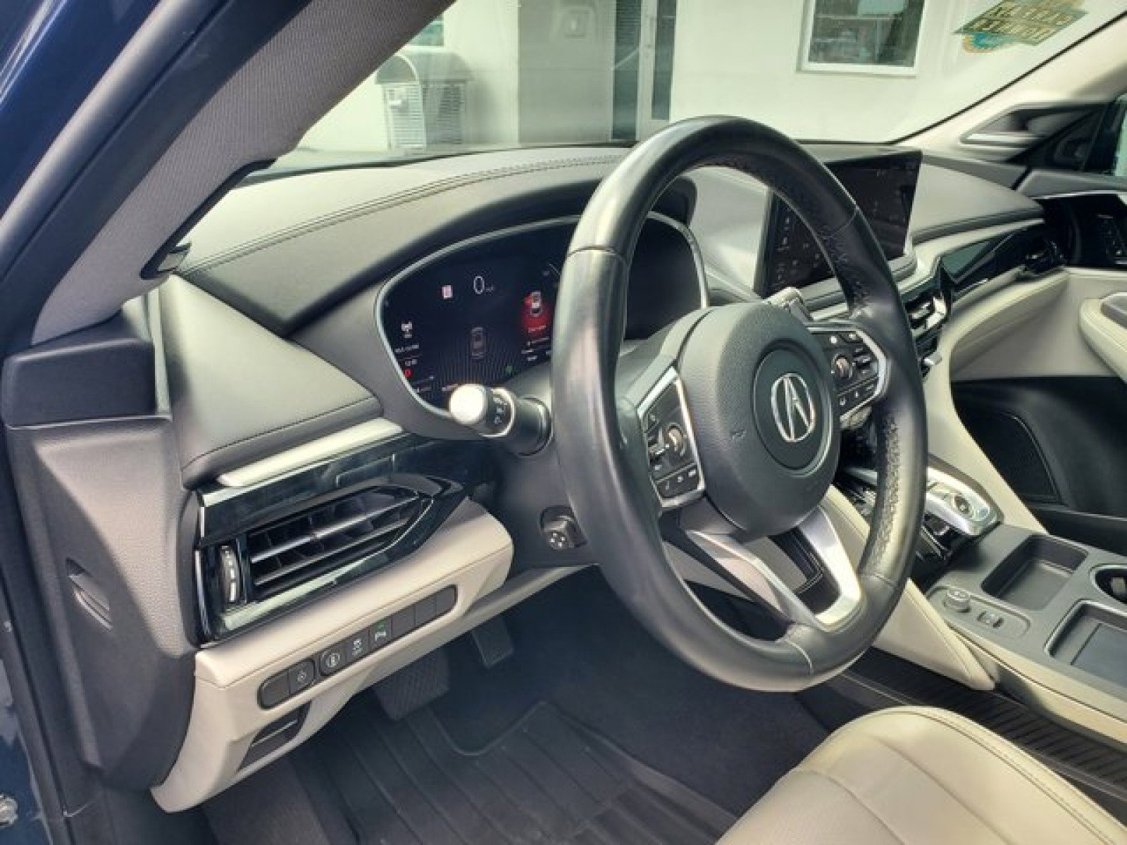 Used 2025 Acura MDX FWD w/ Technology Package image 10