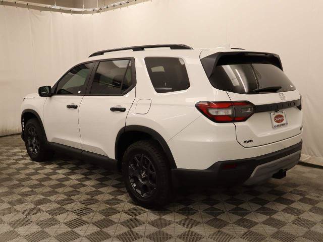 Used 2025 Honda Pilot TrailSport image 23