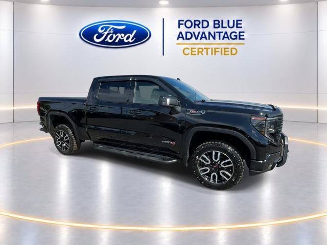Used 2024 GMC Sierra 1500 AT4 w/ Technology Package AWD/4WD image 3
