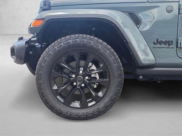 Used 2025 Jeep Gladiator Sport AWD/4WD image 6