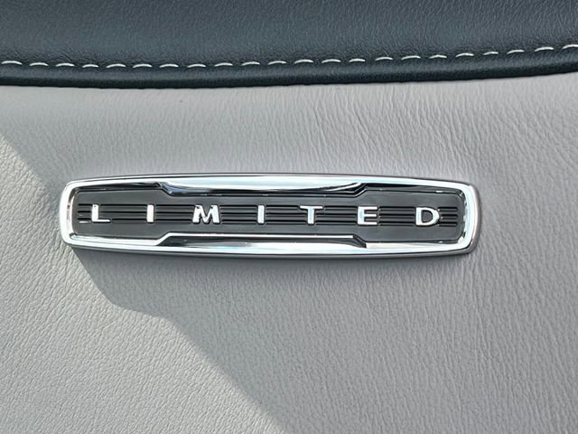 Certified 2022 Ford F450 Limited w/ FX4 Off-Road Package image 27