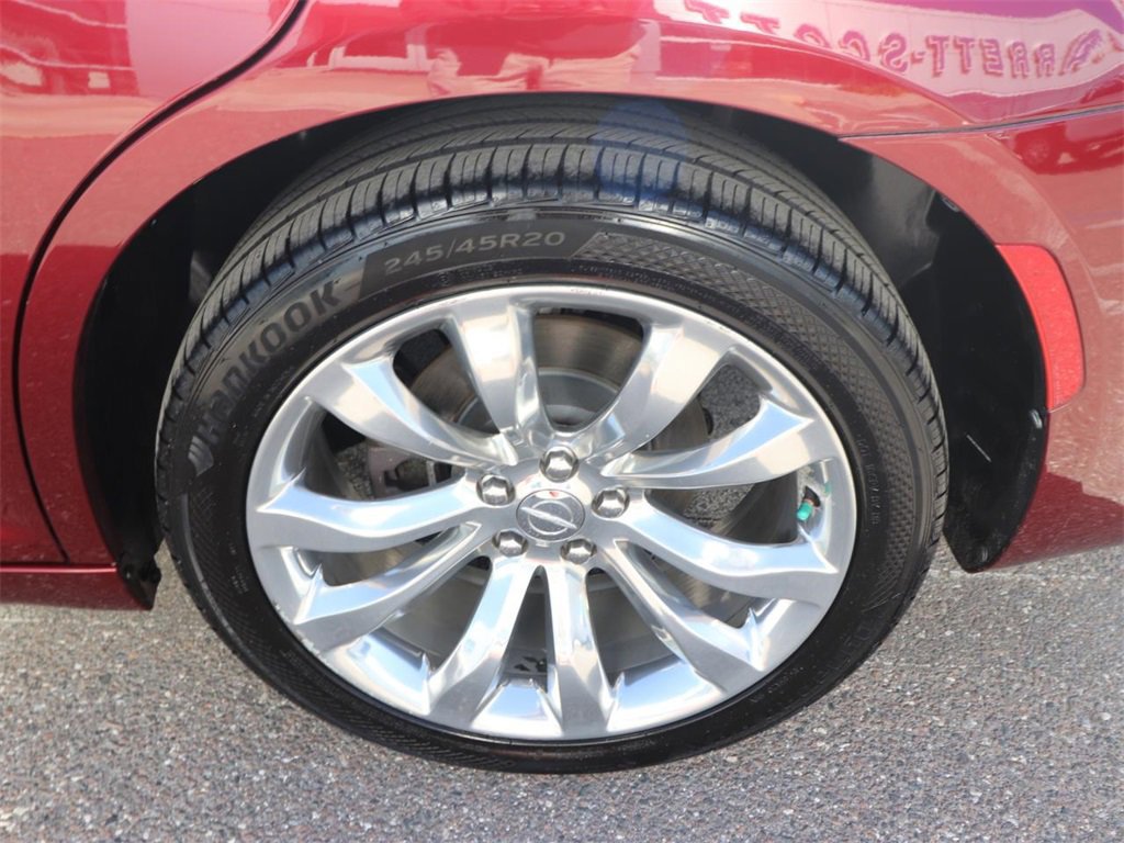 Used 2019 Chrysler 300 Limited image 20