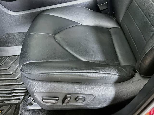 Used 2020 Toyota Highlander XLE FWD image 29