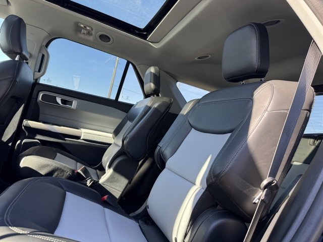 Certified 2022 Ford Explorer XLT w/ Equipment Group 202A image 16