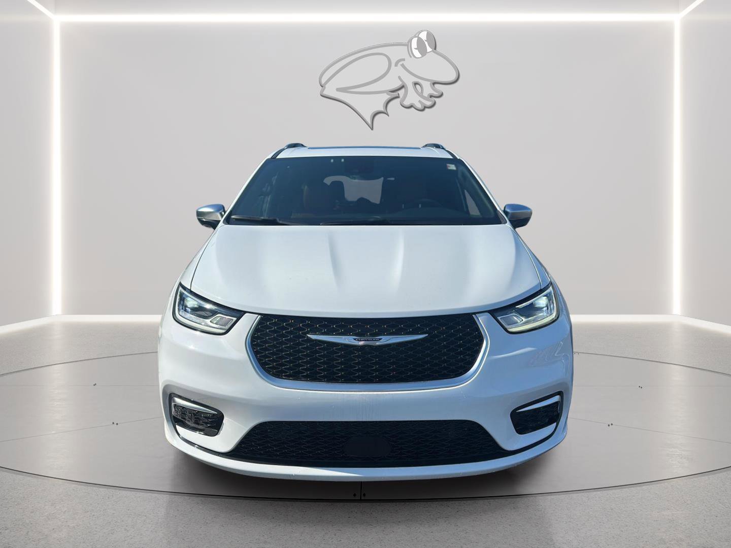 Used 2026 Chrysler Pacifica Pinnacle w/ Trailer Tow Group image 9