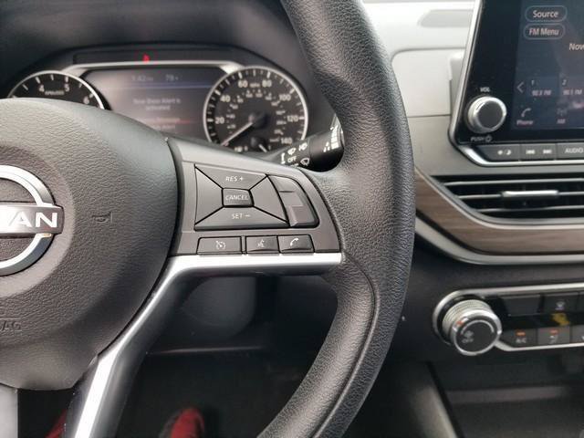 Used 2024 Nissan Altima 2.5 SV FWD image 26