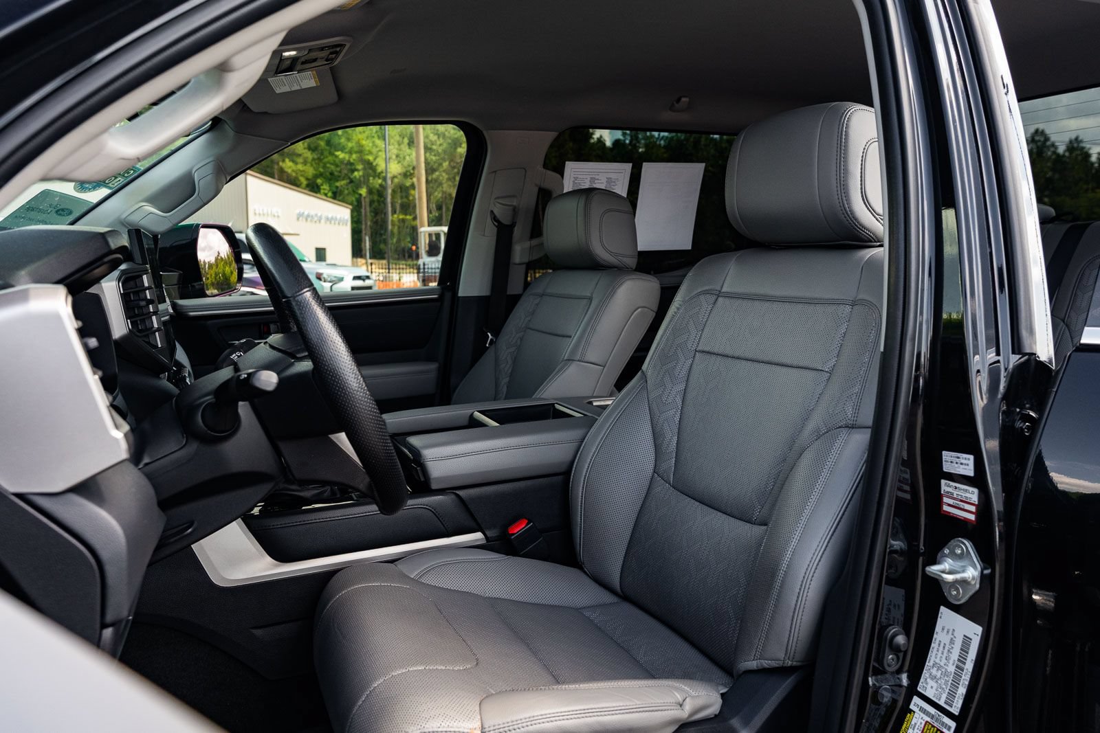 Used 2024 Toyota Tundra Limited AWD/4WD image 19