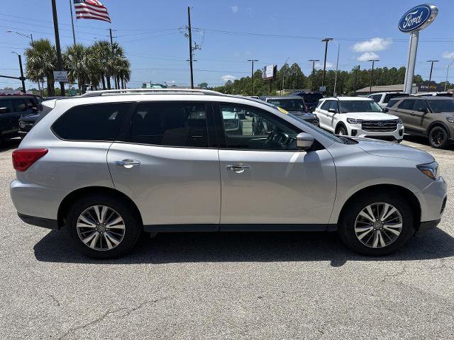 Used 2020 Nissan Pathfinder SL FWD image 4