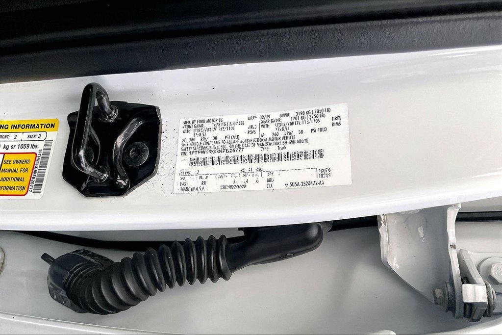 Certified 2019 Ford F150 Raptor w/ Equipment Group 802A Luxury AWD/4WD image 33