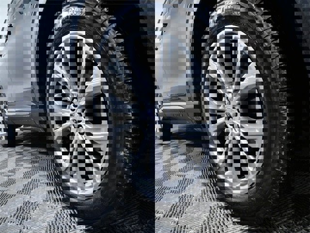 Certified 2023 Ford Explorer XLT w/ Equipment Group 202A image 7