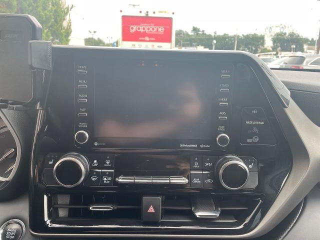 Used 2022 Toyota Highlander XLE AWD/4WD image 17
