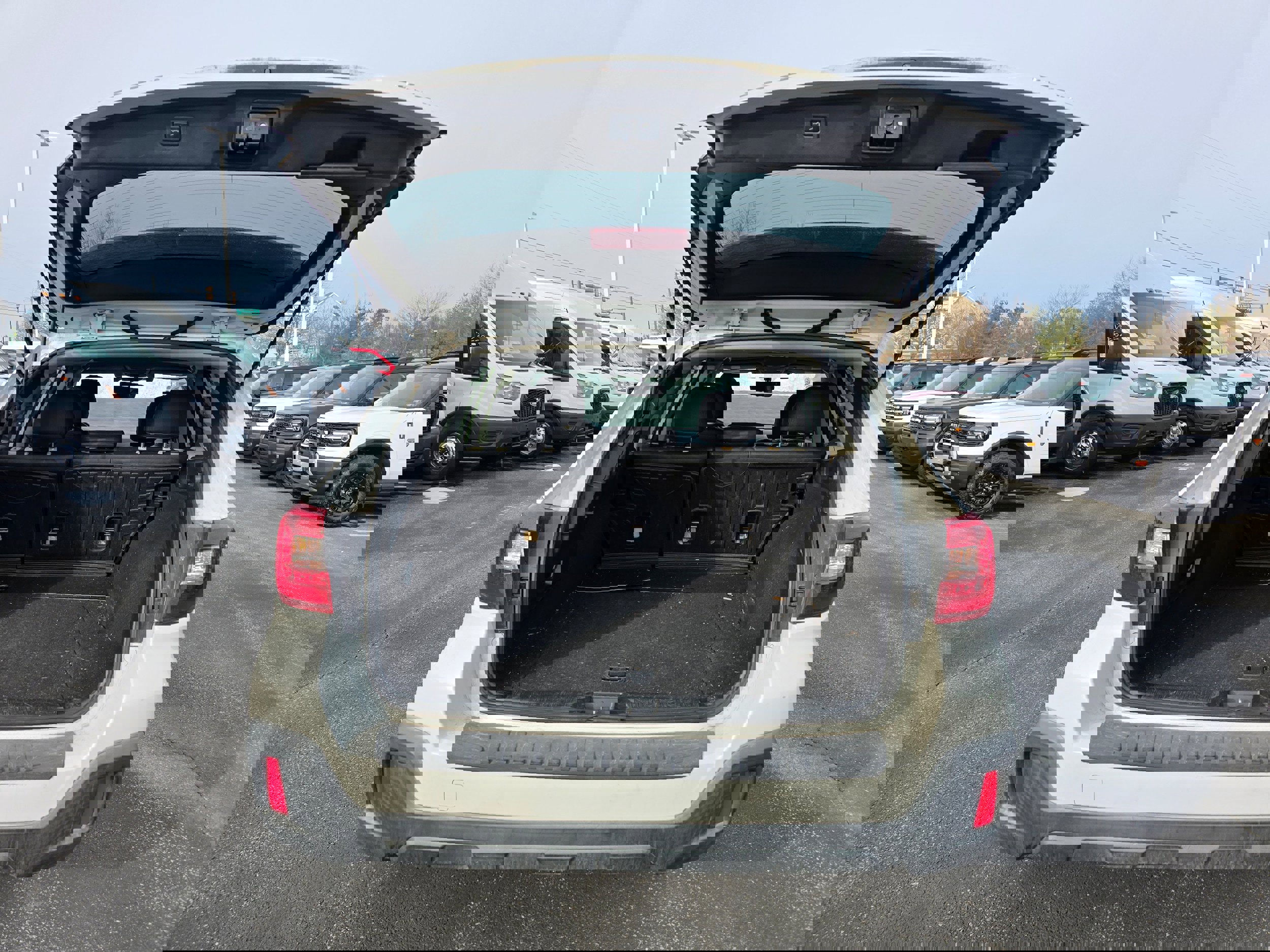 Used 2019 Subaru Outback 2.5i Premium w/ Popular Package #2 image 9