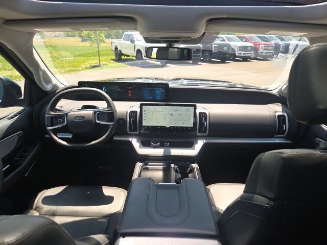 Certified 2025 Ford Expedition Active AWD/4WD image 22