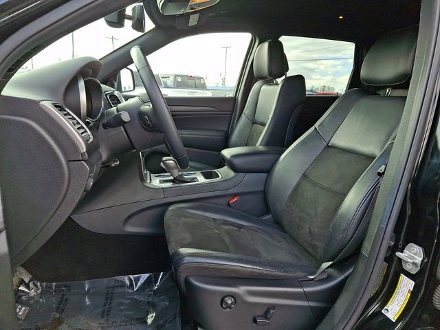 Used 2019 Jeep Grand Cherokee Laredo w/ Laredo X Package AWD/4WD image 13