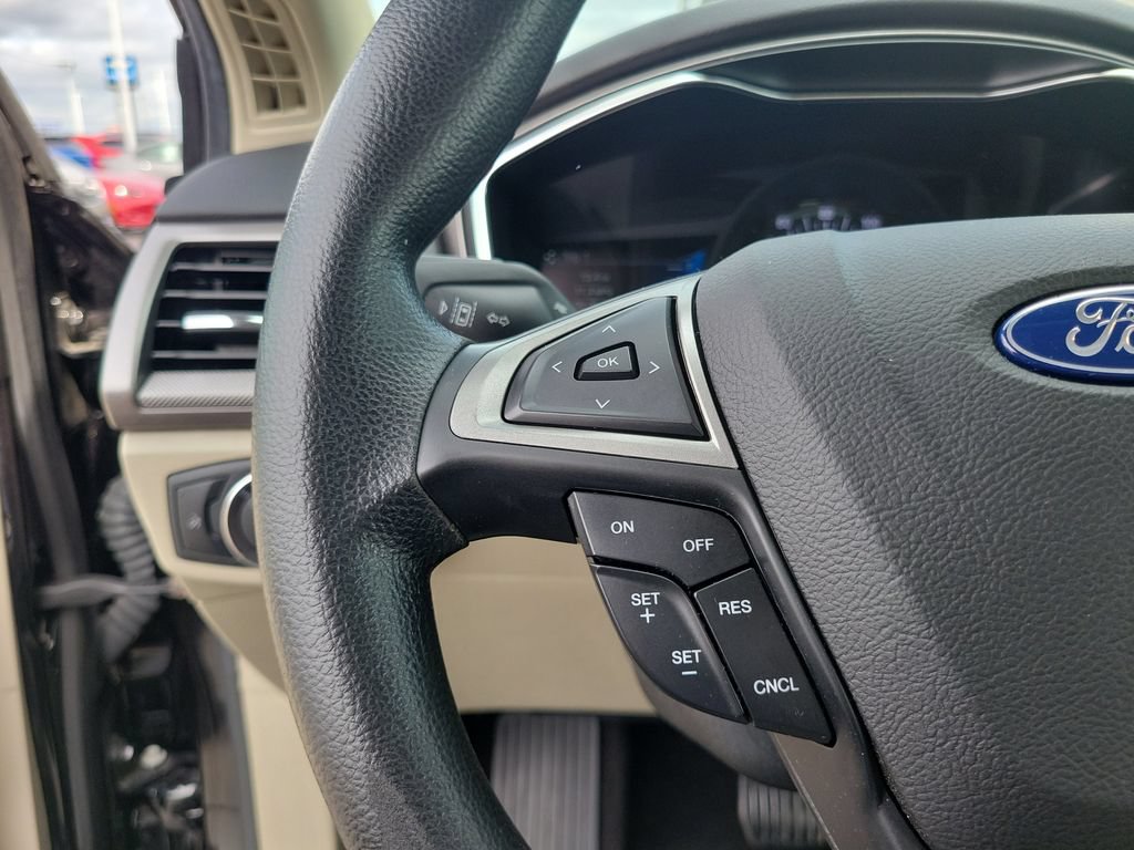 Certified 2020 Ford Fusion SE FWD image 24