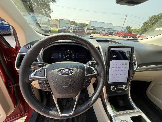 Certified 2023 Ford Edge Titanium AWD/4WD image 17