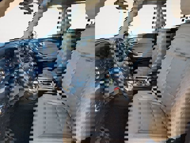 Certified 2022 Ford Explorer XLT w/ Equipment Group 202A image 9