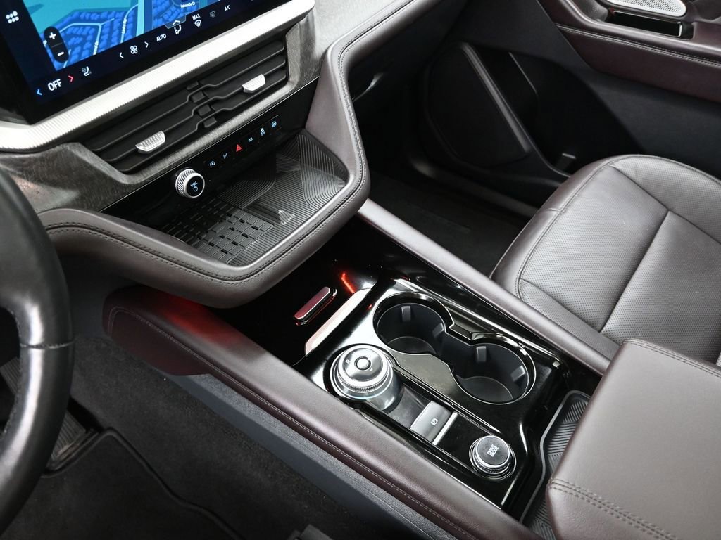 Certified 2025 Ford Explorer Platinum w/ Ultimate Package image 24