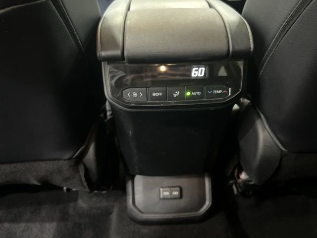 Used 2022 Toyota Highlander XLE FWD image 20