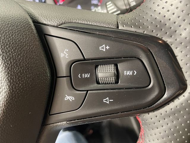 Used 2025 Chevrolet Trax RS w/ Driver Confidence Package FWD image 11