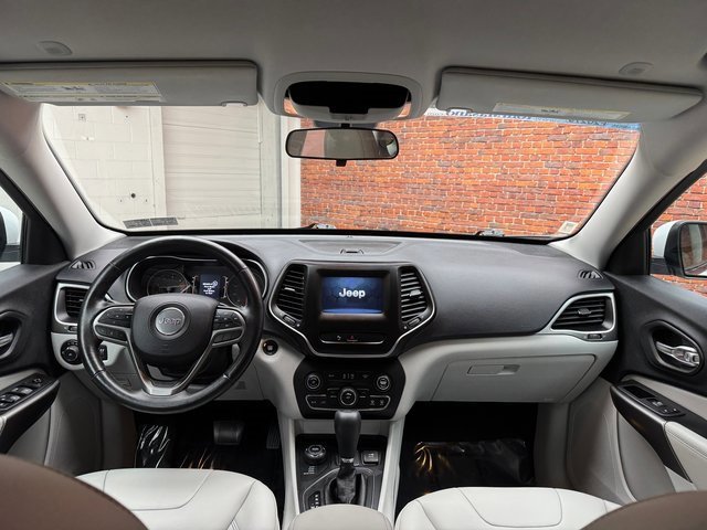 Used 2020 Jeep Cherokee Latitude Plus w/ Cold Weather Group image 13