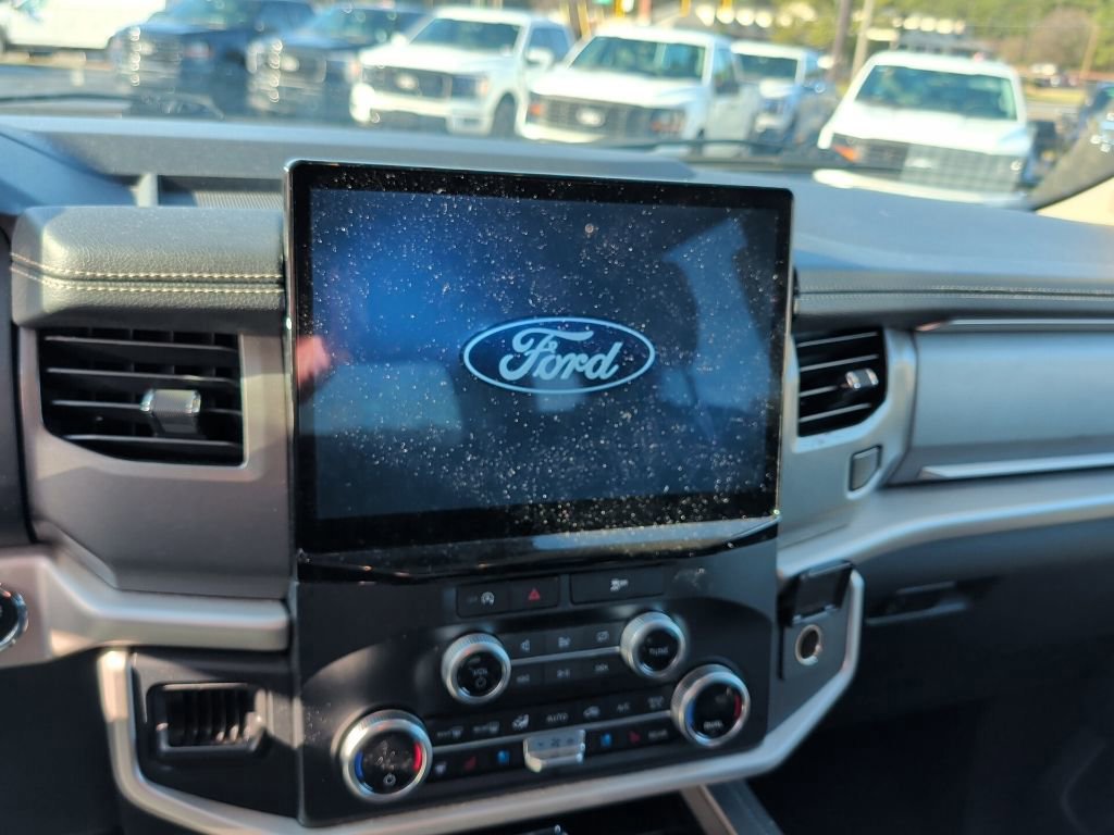Certified 2024 Ford Expedition XLT image 8