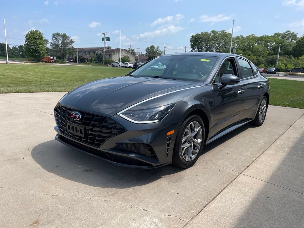 Used 2022 Hyundai Sonata SEL w/ Convenience Package FWD image 2