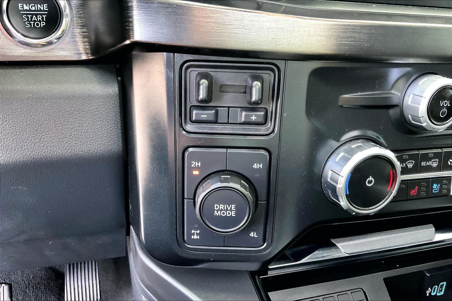Certified 2023 Ford F250 Lariat w/ Lariat Ultimate Package AWD/4WD image 32